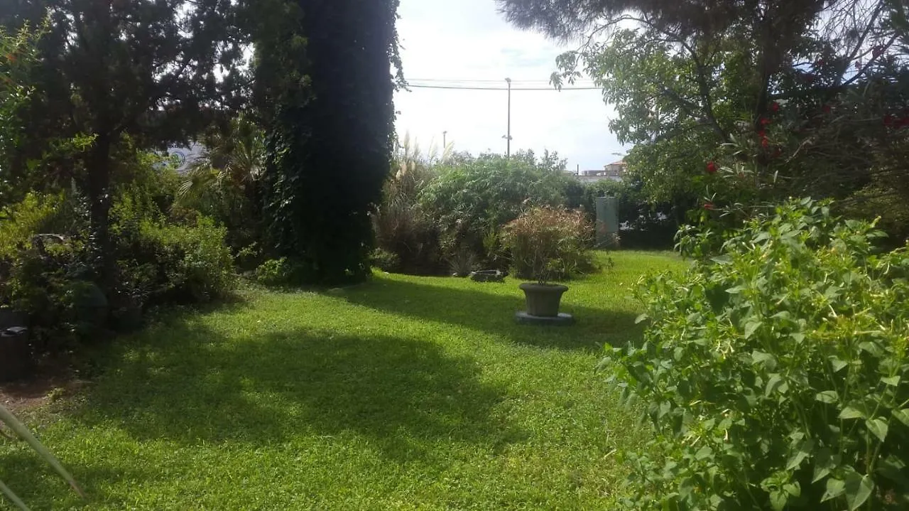 La Finestra Sull'Etna Ξενοδοχείο Motta SantʼAnastasia 0*,  Ιταλία
